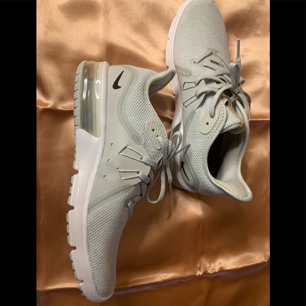 9.5 Nike Women’s Air Max Fitsole